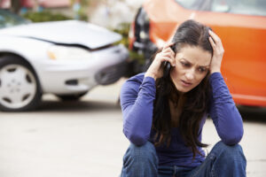 ¿Puedo recuperar una indemnización si me culpan de un accidente de auto en California?